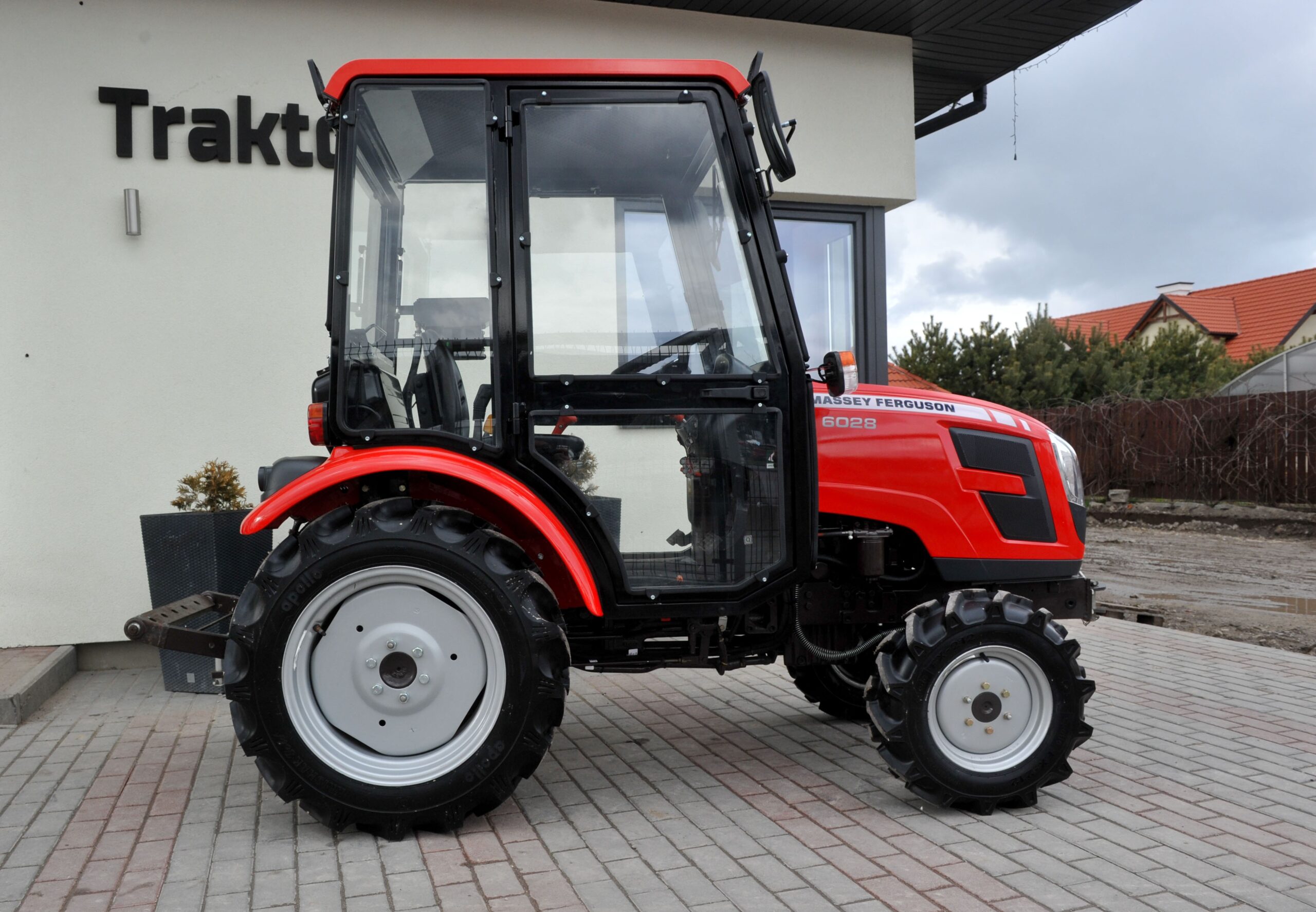 Massey FergusonMF6028 – Image 13