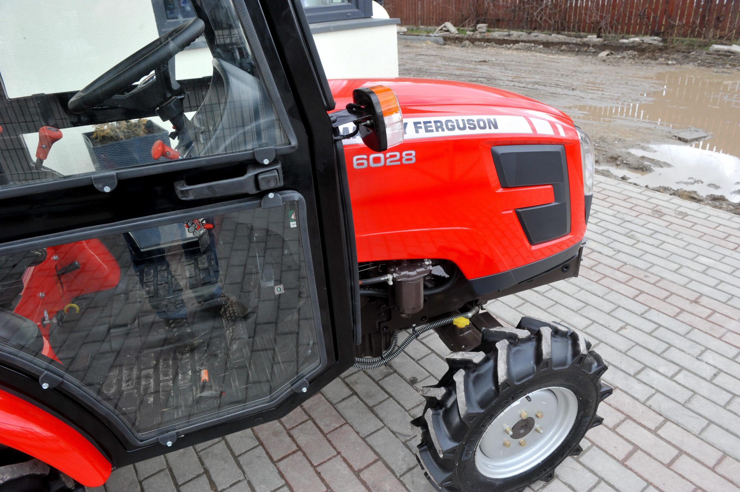 Massey FergusonMF6028 – Image 14