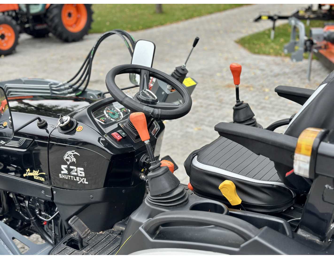 SOLIS S26 (9+9) avec chargeur frontal (édition limitée) – Image 14