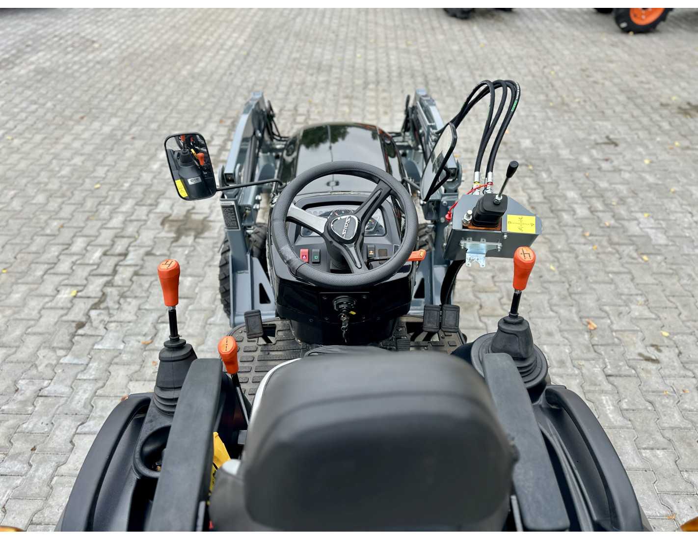 SOLIS S26 (9+9) avec chargeur frontal (édition limitée) – Image 15