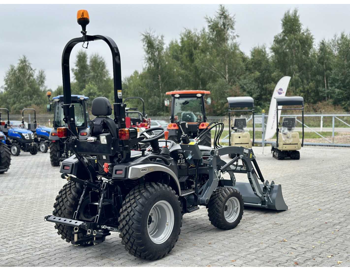 SOLIS S26 (9+9) avec chargeur frontal (édition limitée) – Image 10